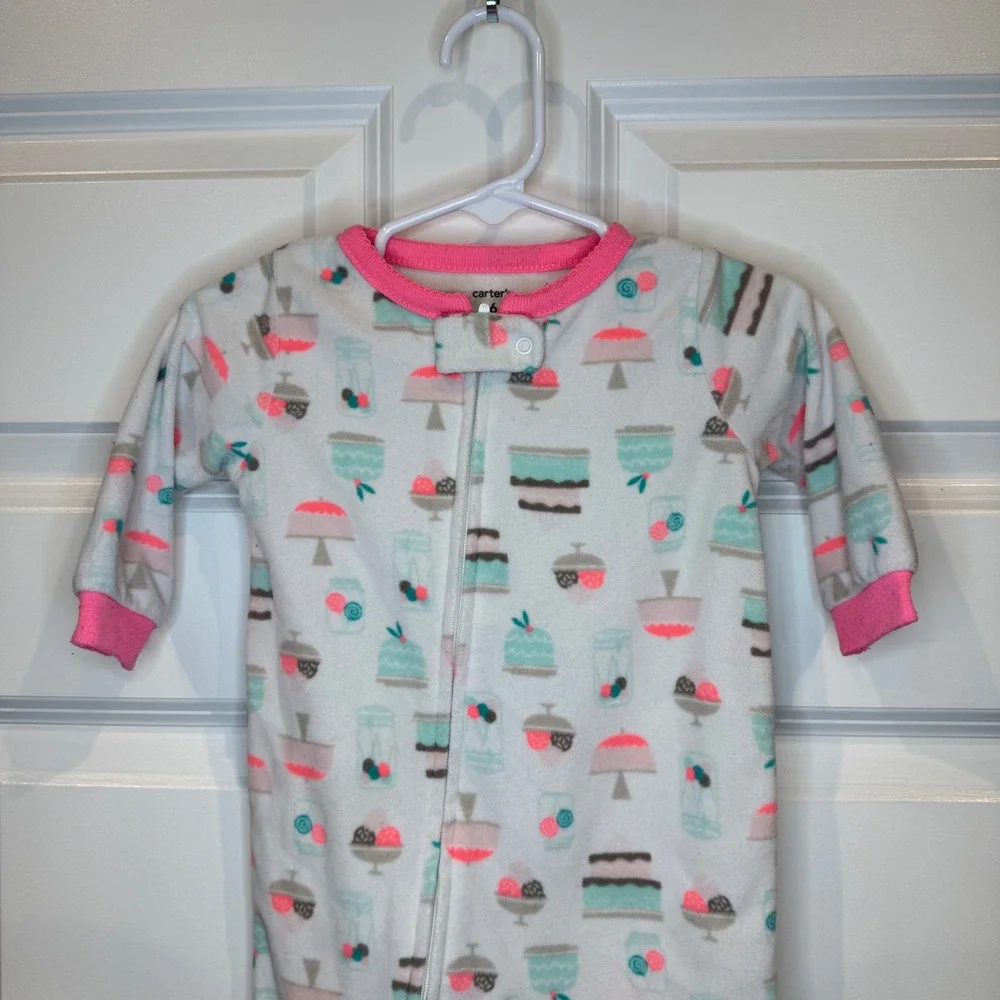 Carter's Baby Girls Size 6 Months Footie Pajamas Sleepers Cake Dessert Print‎